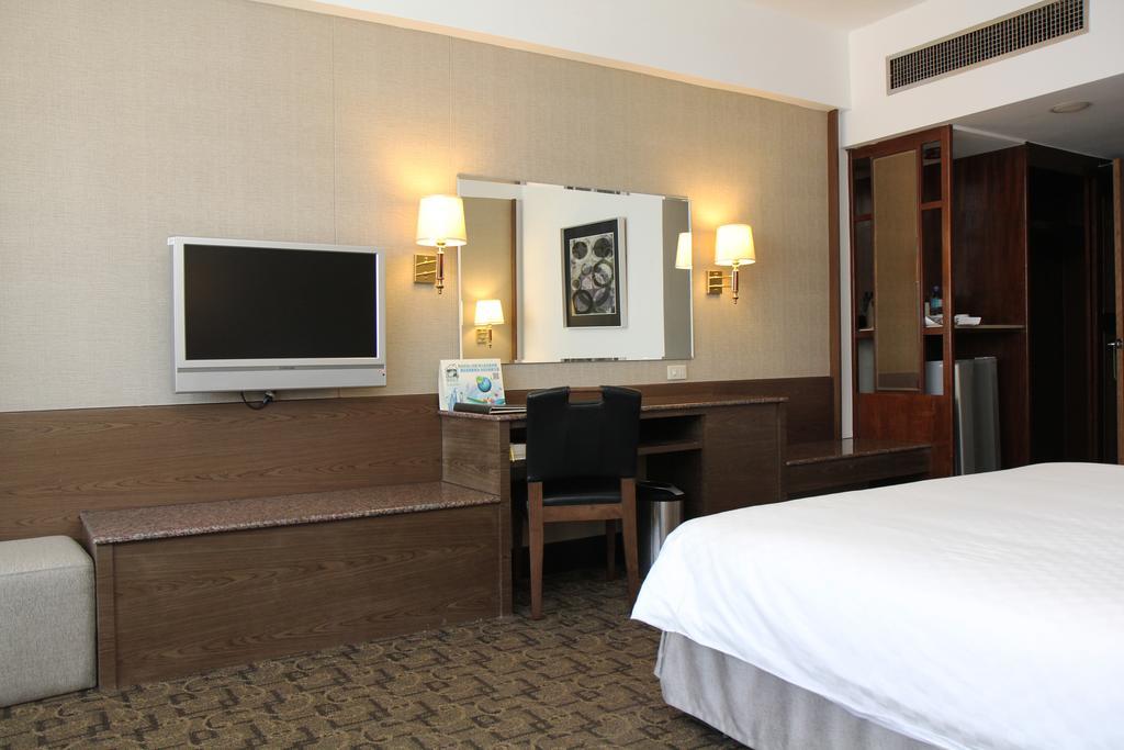 Pleasant Hotels International Taoyuan Exterior photo